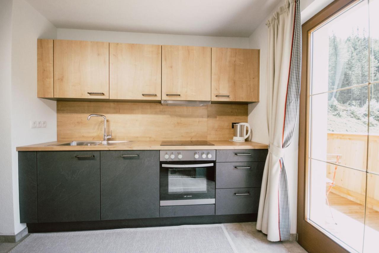 Nedererhof - Zimmer Alpenrose Mit Gemeinschaftskueche Schmirn Exterior foto